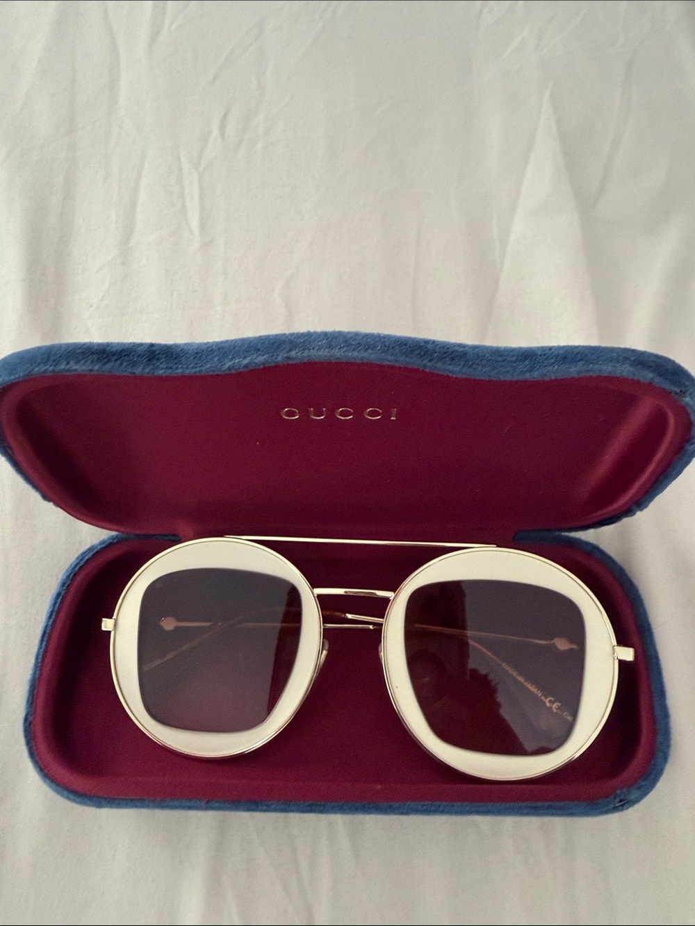 Gucci White and Gold Oversized Round Sunglasses with Dark Lenses